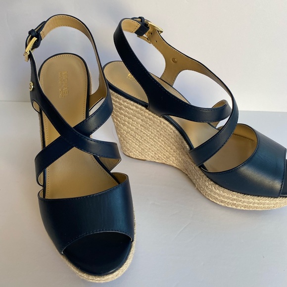 Michael Kors women’s Martyna Navy Leather Wedge. - Picture 7 of 8